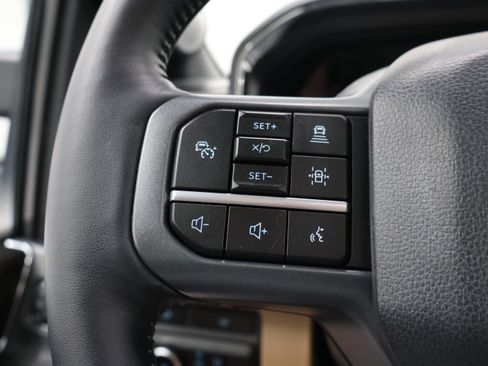 Used 2024 Ford F250 Lariat w/ Lariat Ultimate Package AWD/4WD image 16