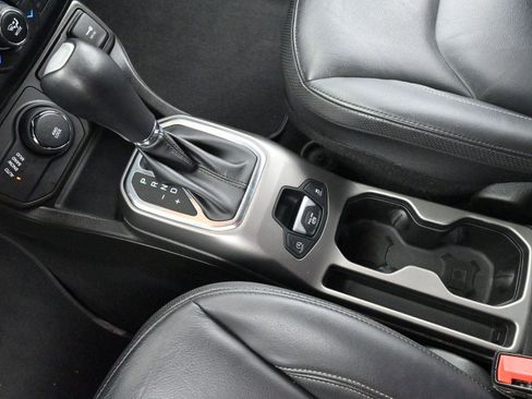 Used 2020 Jeep Renegade Altitude image 17