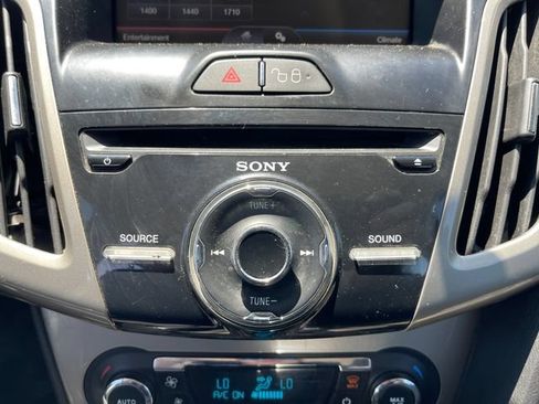 Used 2012 Ford Focus SEL FWD image 24