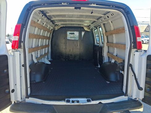 Used 2024 GMC Savana 2500 w/ Driver Convenience Package image 26