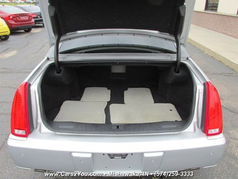 Used 2010 Cadillac DTS Luxury image 19