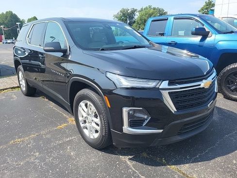 Used 2022 Chevrolet Traverse LS FWD image 4