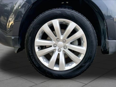 Used 2011 Subaru Forester 2.5X Premium w/ All-Weather Pkg AWD/4WD image 8