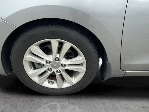 Used 2015 Hyundai Elantra GT FWD image 16
