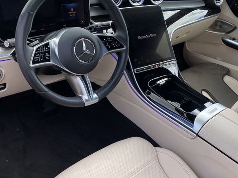 Used 2024 Mercedes-Benz C 300 4MATIC Sedan w/ Exclusive Trim Package image 7