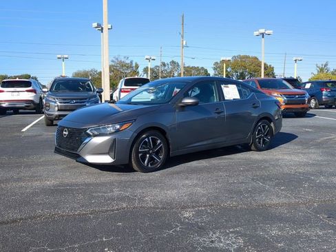 Used 2024 Nissan Sentra SV image 2