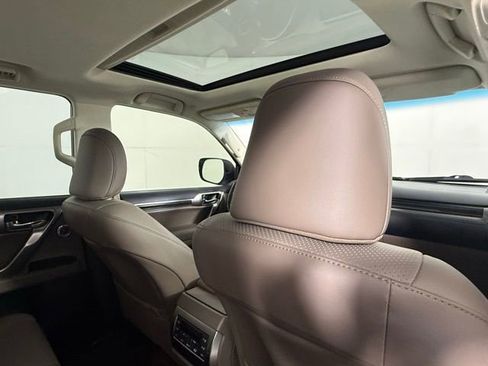 Used 2022 Lexus GX 460 Luxury w/ Accessory Package AWD/4WD image 35