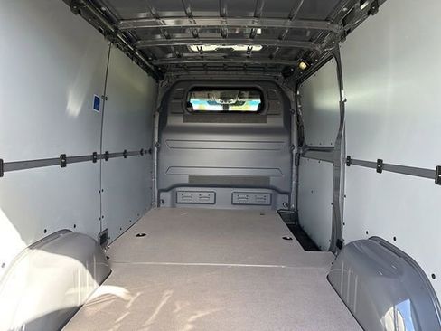Used 2025 Mercedes-Benz Sprinter 2500 image 13