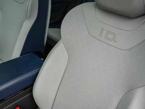 Used 2023 Volkswagen ID.4 S RWD image 24