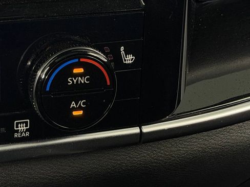 Used 2024 Nissan Rogue SL w/ SL Premium Package image 20