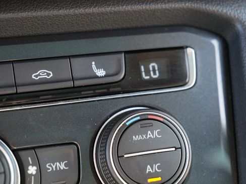Used 2019 Volkswagen Tiguan SEL AWD/4WD image 30