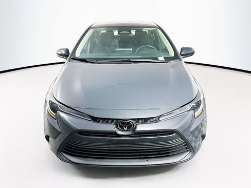 Used 2024 Toyota Corolla LE image 2