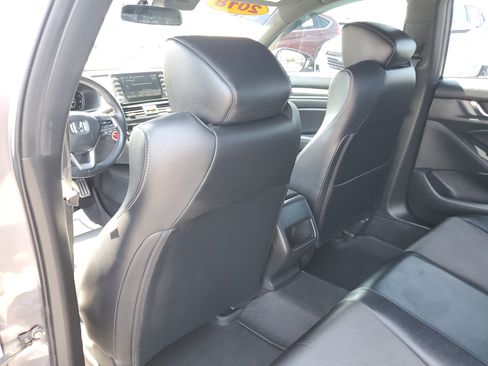 Used 2018 Honda Accord Sport image 12