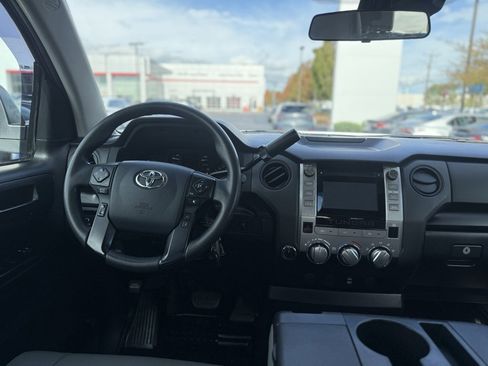 Certified 2018 Toyota Tundra SR image 22