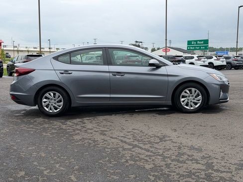 Used 2019 Hyundai Elantra SE FWD image 6