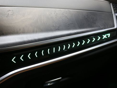 Certified 2023 BMW X7 xDrive40i w/ Executive Package image 32