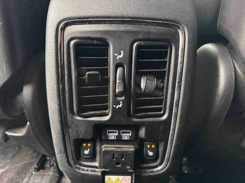 Used 2018 Jeep Grand Cherokee Limited AWD/4WD image 15
