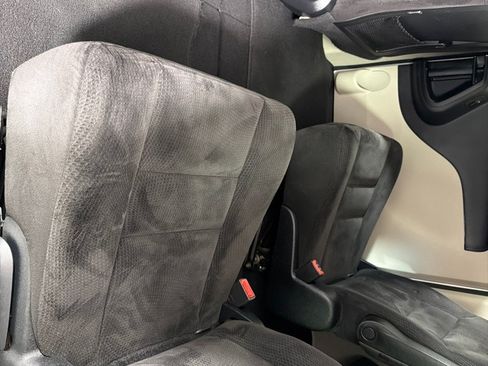 Used 2014 Dodge Grand Caravan SXT FWD image 17