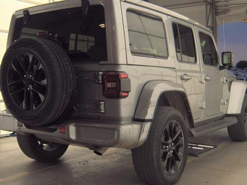 Used 2021 Jeep Wrangler Unlimited Sahara AWD/4WD image 2