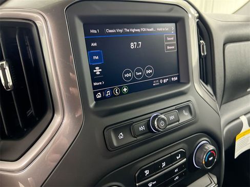 Used 2024 Chevrolet Silverado 1500 Custom image 13