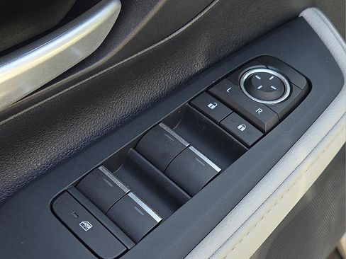New 2026 Toyota Grand Highlander FWD image 18