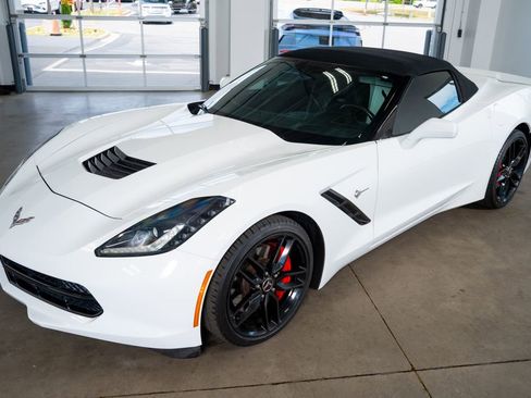 Used 2014 Chevrolet Corvette Stingray Convertible w/ 2LT Preferred Equipment Group RWD image 26