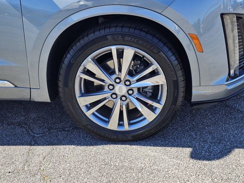 Used 2023 Cadillac XT6 Premium Luxury image 7