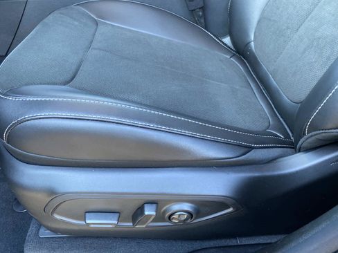 New 2025 Jeep Grand Cherokee Laredo image 11