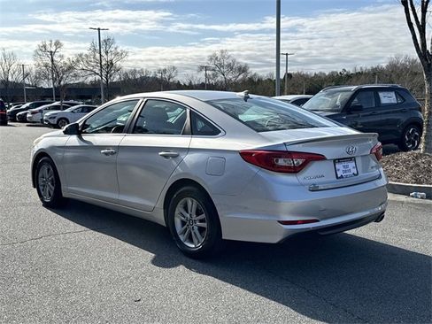 Used 2016 Hyundai Sonata SE image 5
