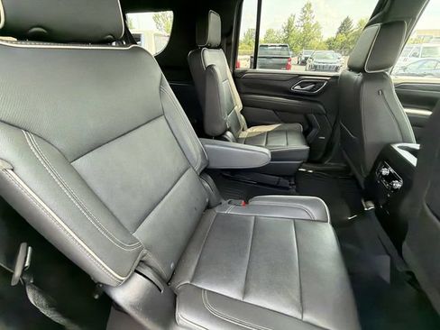 Certified 2023 GMC Yukon XL SLT w/ SLT Premium Package AWD/4WD image 28