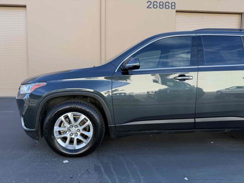 Used 2019 Chevrolet Traverse LT w/ LPO, Floor Liner Package FWD image 4