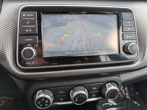 Used 2020 Nissan Kicks S image 23