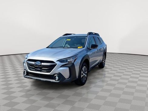 Used 2025 Subaru Outback Premium AWD/4WD image 5