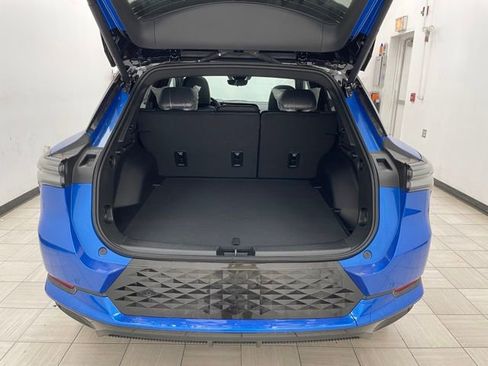 New 2025 Chevrolet Equinox EV RS image 13