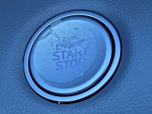 Certified 2025 Hyundai Elantra Sport image 32