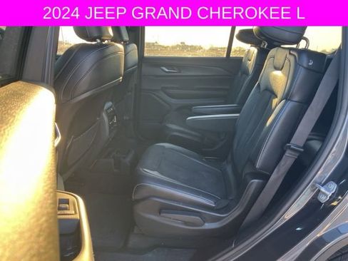 Used 2024 Jeep Grand Cherokee L Altitude image 18