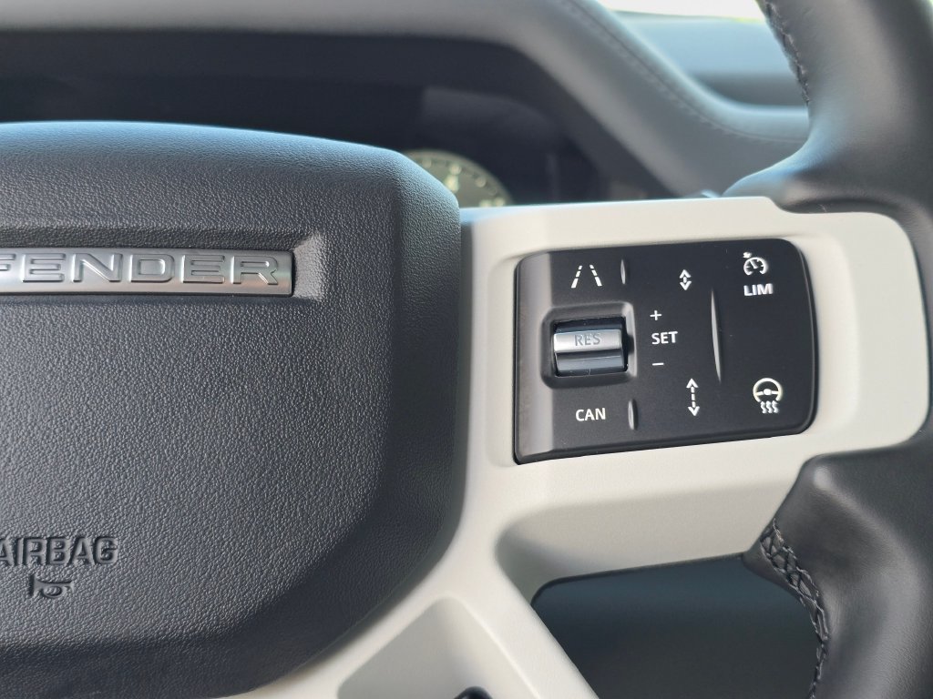 New 2026 Land Rover Defender 110 X-Dynamic SE AWD/4WD image 18