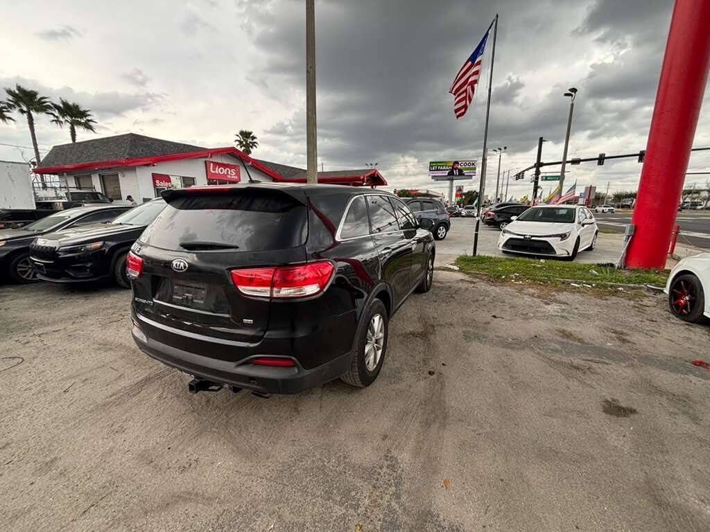 Used 2017 Kia Sorento L FWD image 12