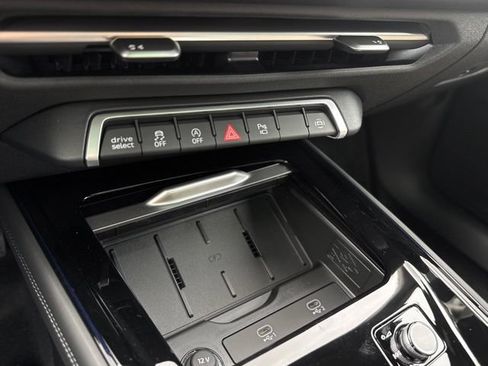 New 2026 Audi Q3 quattro 2.0T AWD/4WD image 25