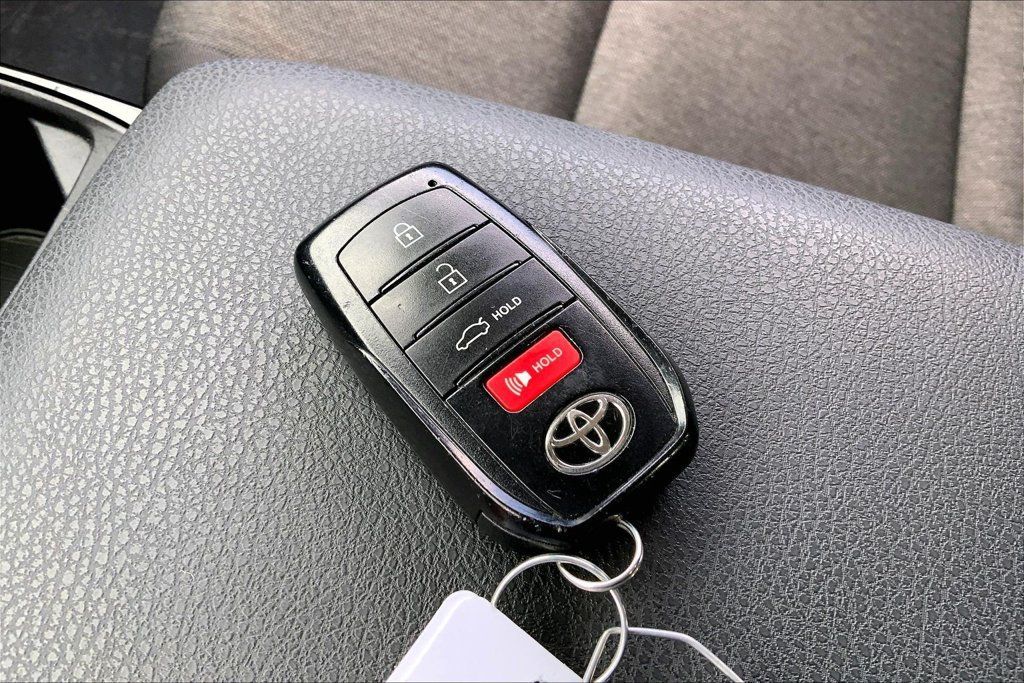 Used 2025 Toyota Camry LE FWD image 11
