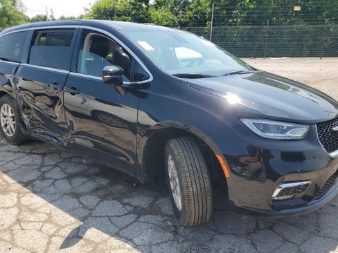 Used 2024 Chrysler Pacifica Touring-L FWD image 57
