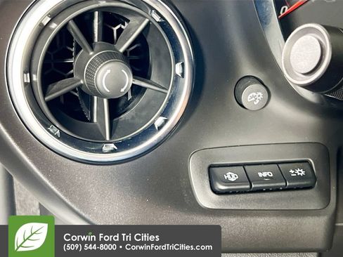 Used 2022 Chevrolet Camaro ZL1 RWD image 18