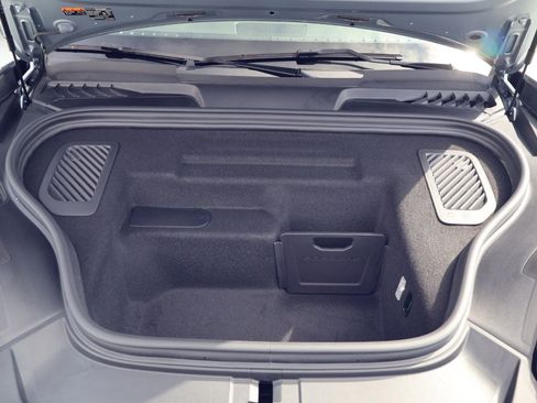 Certified 2025 Porsche Macan Electric RWD image 28