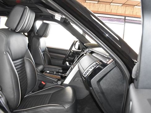 Used 2020 Land Rover Discovery HSE Luxury image 14