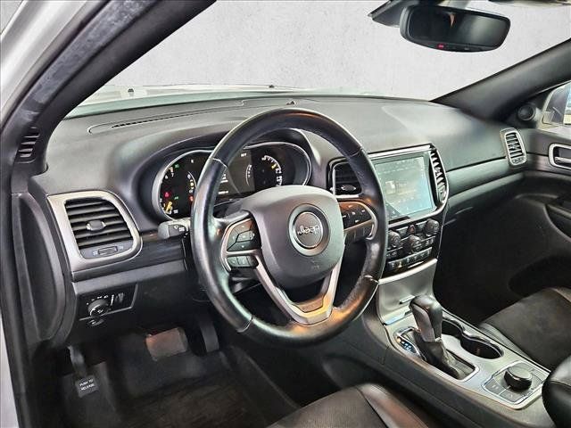 Used 2020 Jeep Grand Cherokee Altitude AWD/4WD image 10