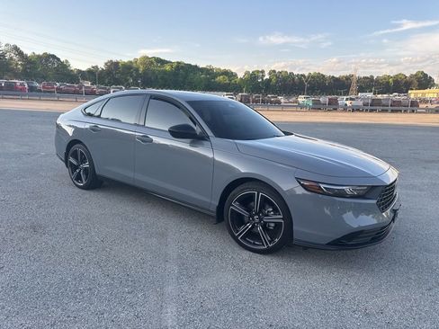 Used 2025 Honda Accord SE image 7