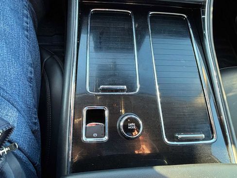 Used 2023 Lincoln Aviator AWD w/ Premium Package image 29