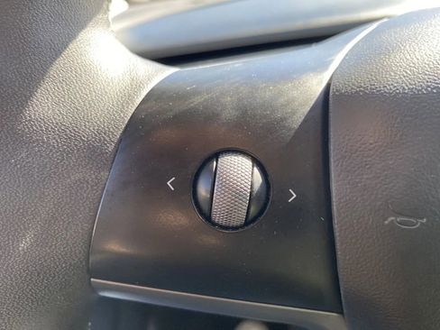 Used 2021 Tesla Model 3 Standard Range Plus image 17