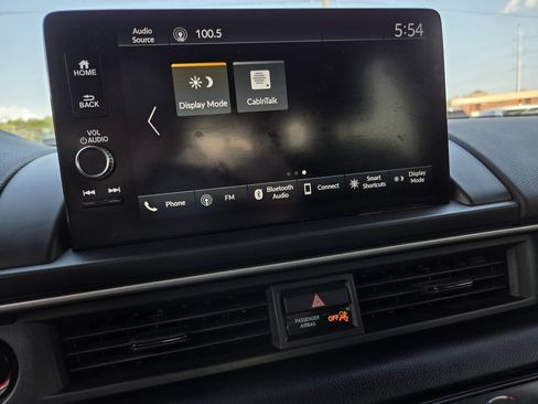 Used 2025 Honda Pilot EX-L image 11