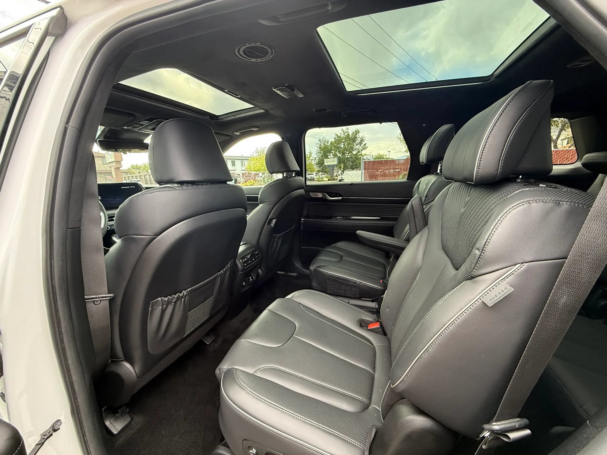 Used 2025 Hyundai Palisade Calligraphy AWD/4WD image 13